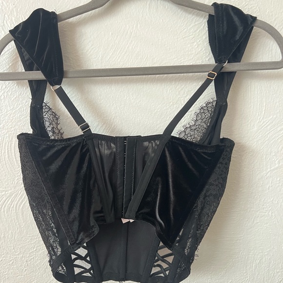 Victoria’s Secret Black Cropped Corset Top - Picture 2 of 2